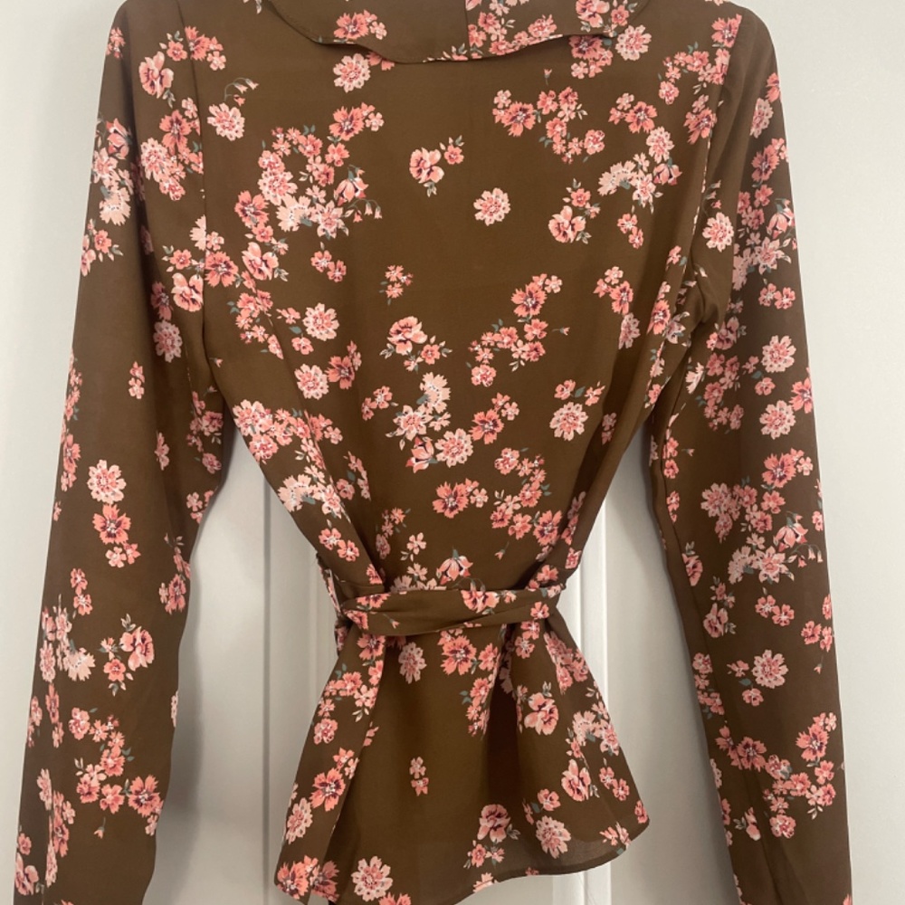 Shirts & Blouses - Picture 2 of 8